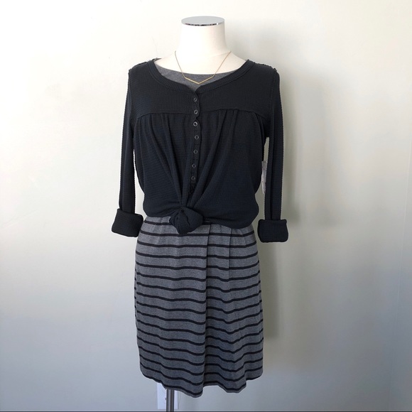 OLD NAVY - Gray Striped Long Sleeve Dress - Picture 5 of 8